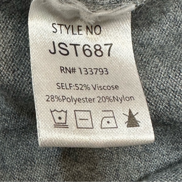 White Lily Gray & Cream Knit Sweater Top - Picture 6 of 9